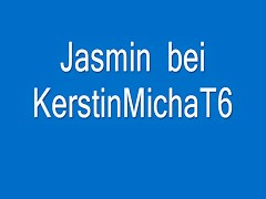 Ofreciendo el culo al perrito