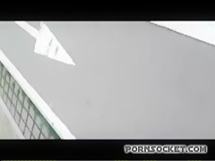pareja de latinos follan con perdiguero