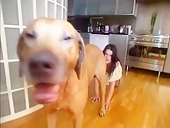 Ama de casa con su perro